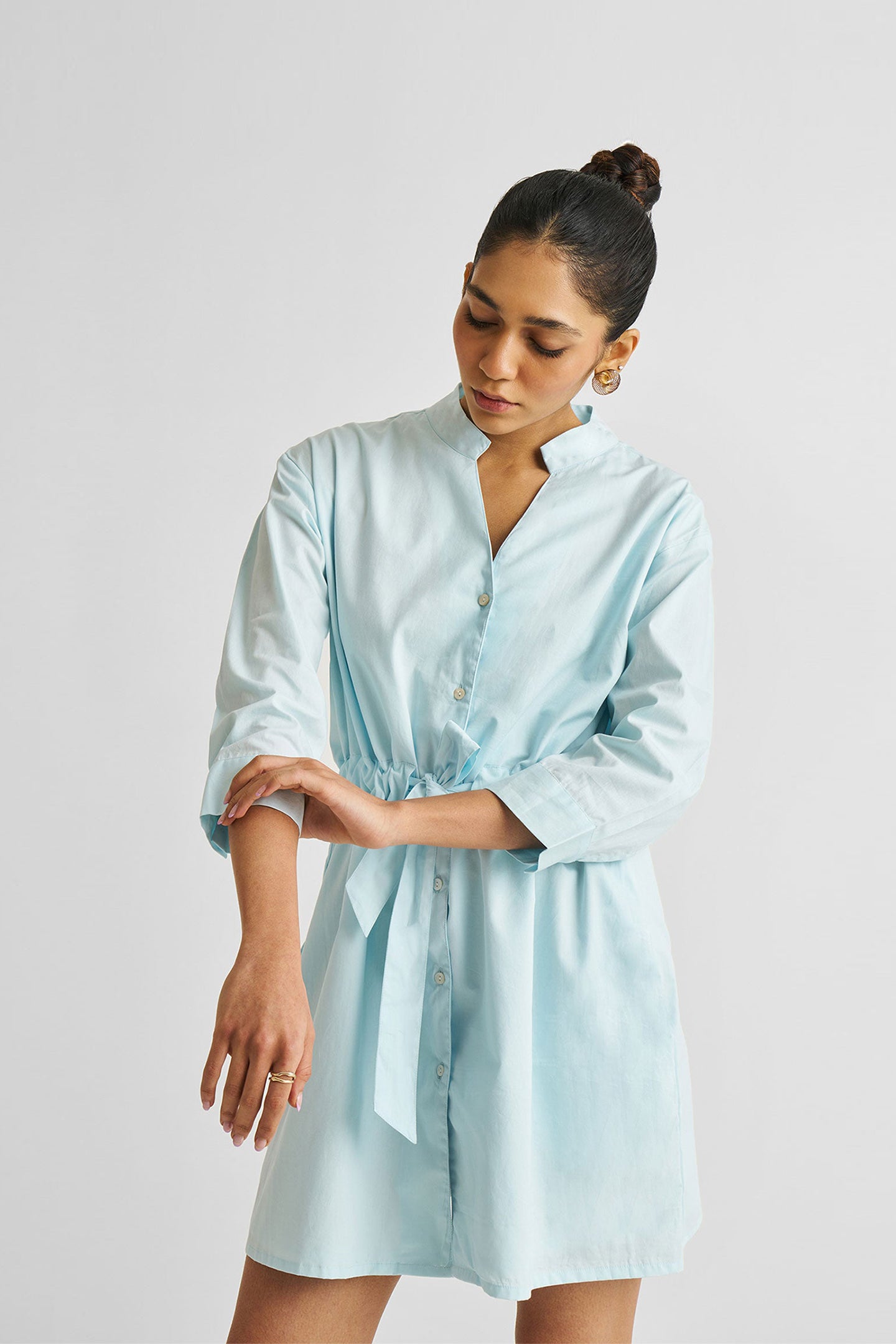 Short Tie Waist Dress in Summer Blue – Reistor Short Tie Waist Dress in Summer Blue – Reistor