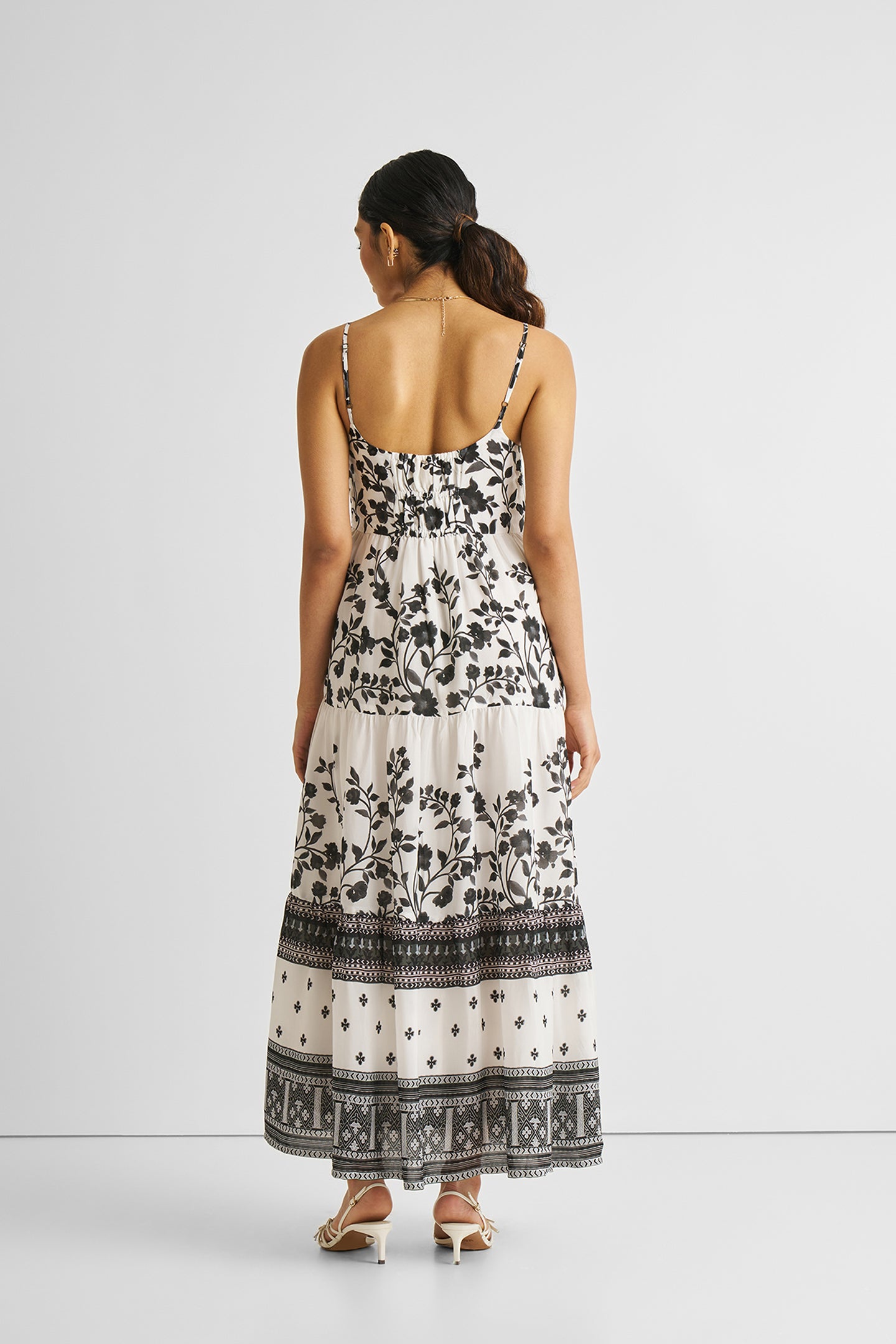 Women's Strappy Floral Tiered Maxi Dress Reistor Women's Strappy Floral Tiered Maxi Dress Reistor