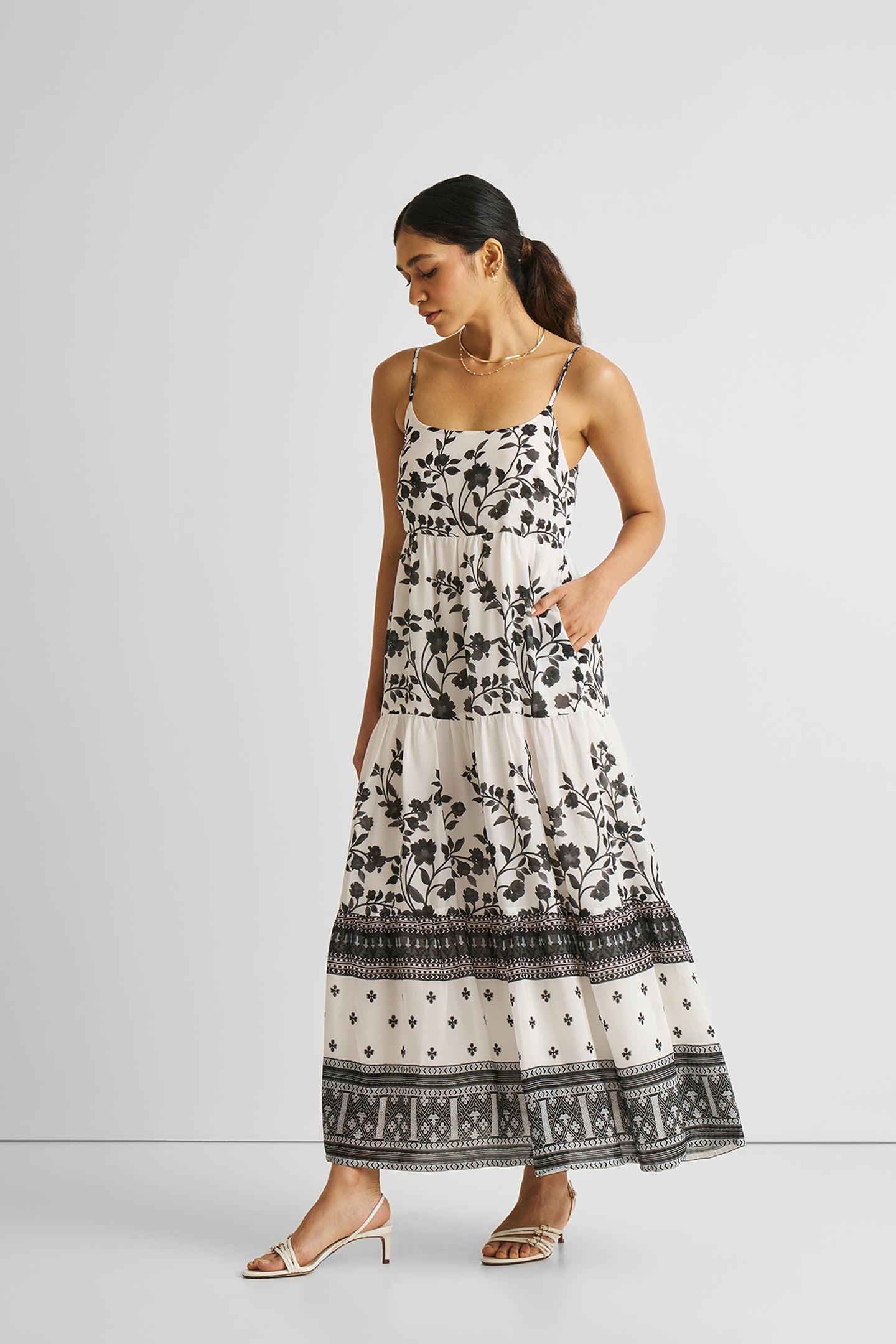 Women's Strappy Floral Tiered Maxi Dress Reistor Women's Strappy Floral Tiered Maxi Dress Reistor