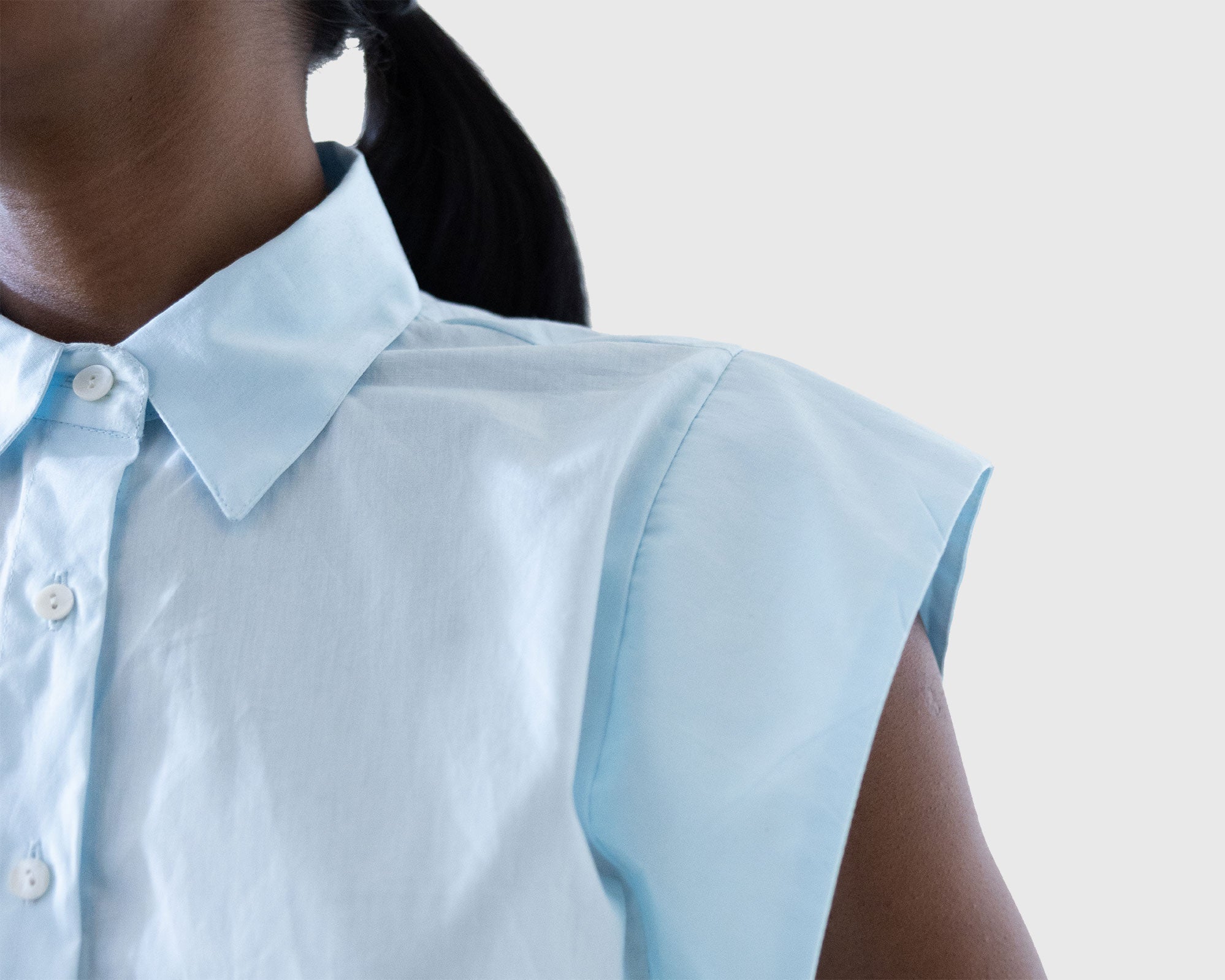The-Perfect-Summer-Button-Down-in-Blue-stylingtips.jpg