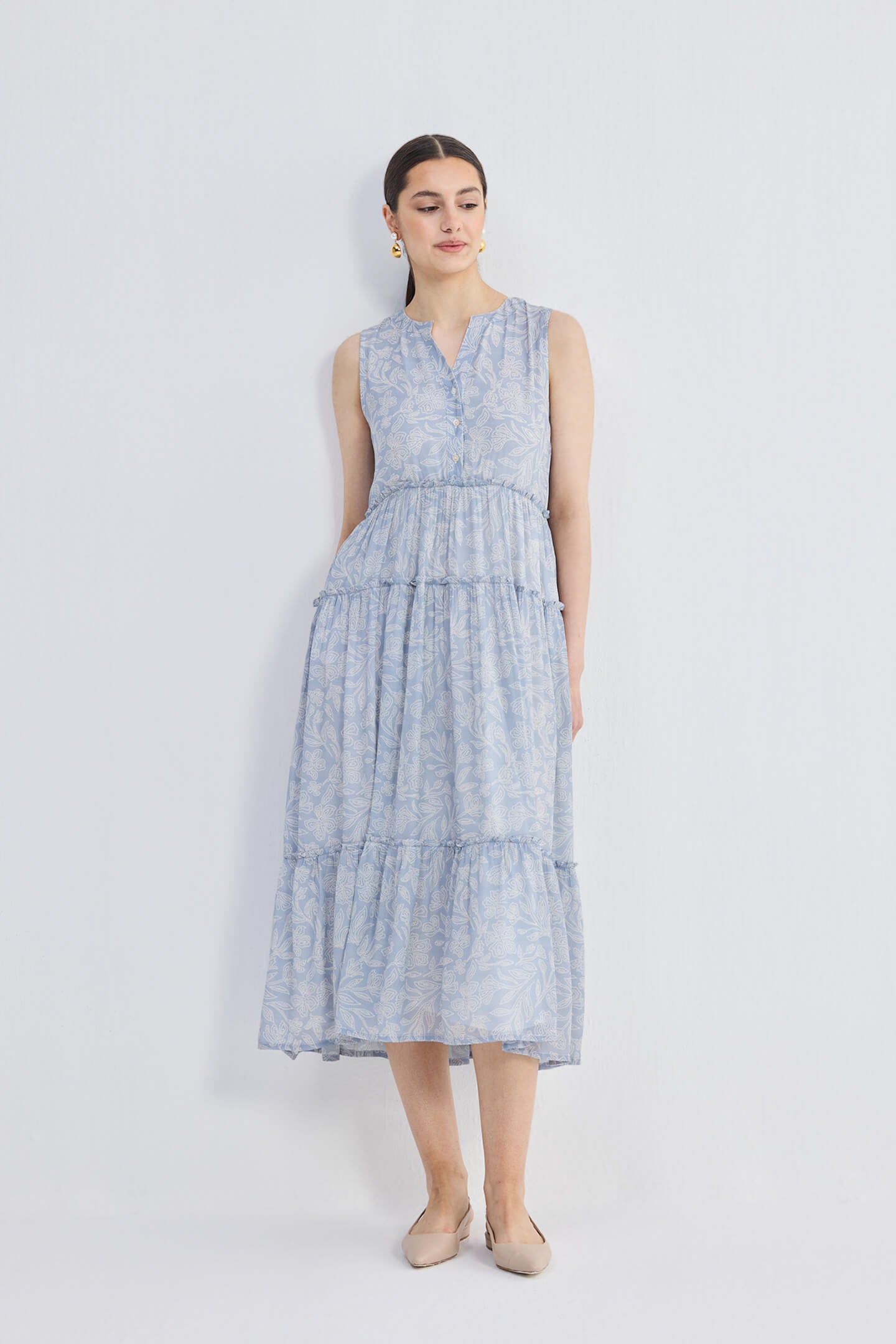 The Perfect Resort Floral Maxi in Periwinkle Blue Front