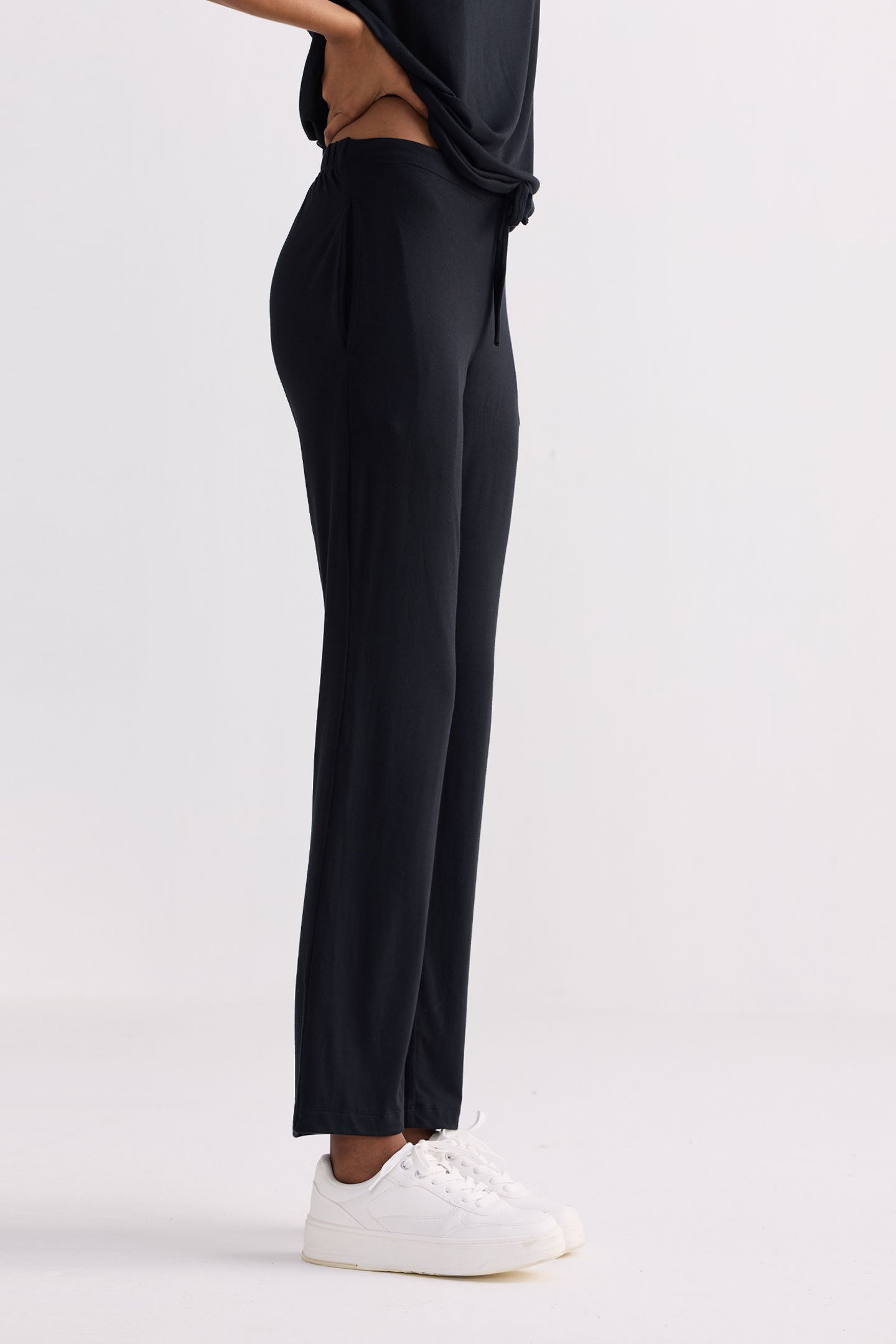 Wide Leg Pant in Black Side