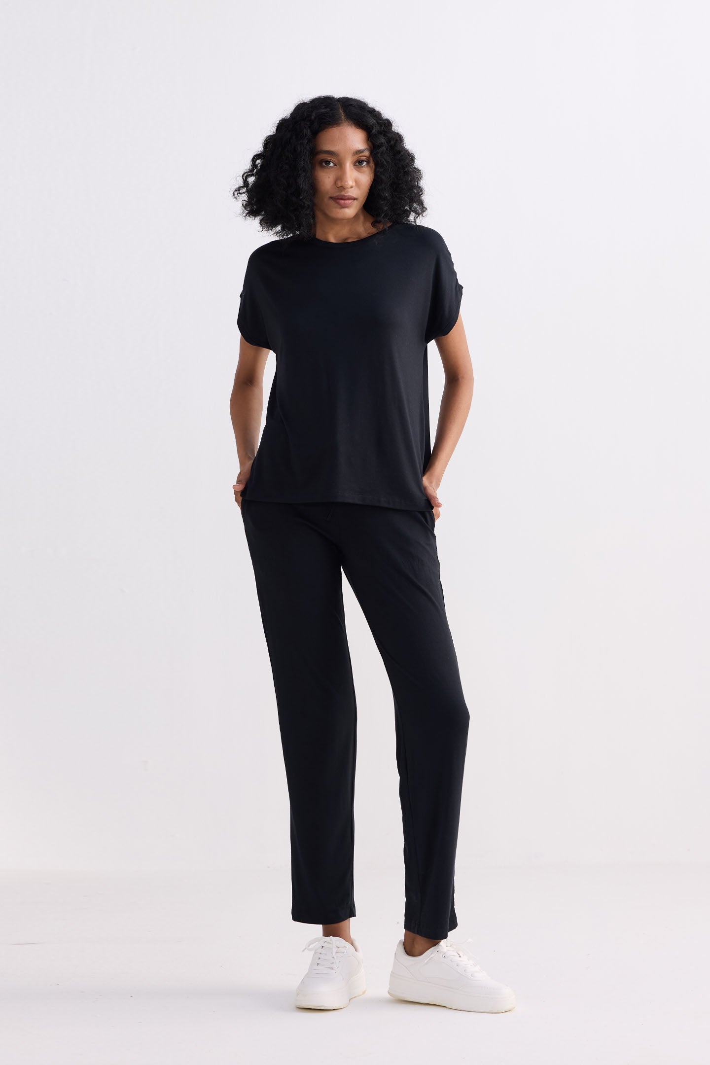 Wide Leg Pant in Black Front
