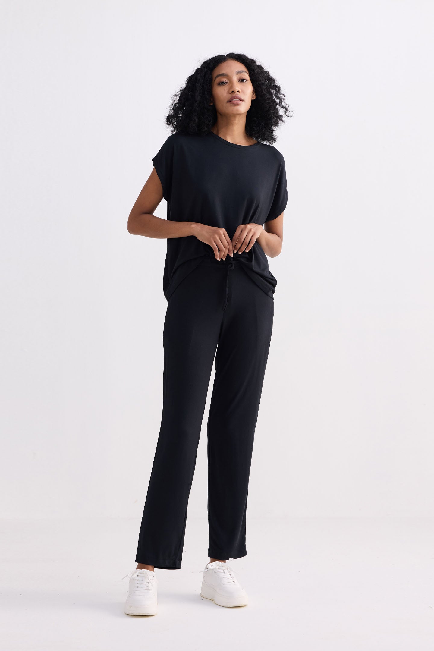 Wide Leg Pant in Black Front