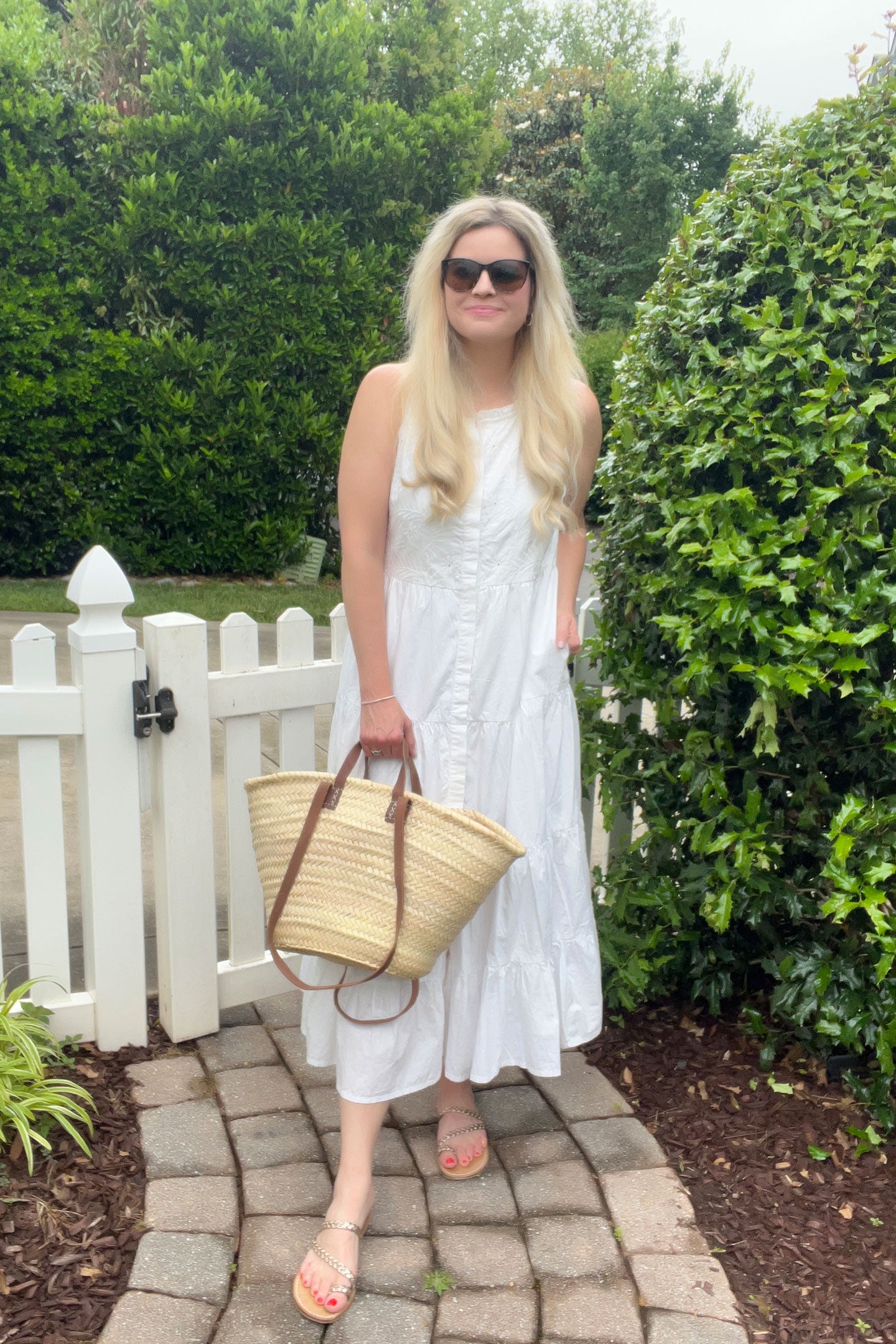 Sleeveless embroidered tiered maxi dress Reistor Sleeveless embroidered tiered maxi dress Reistor